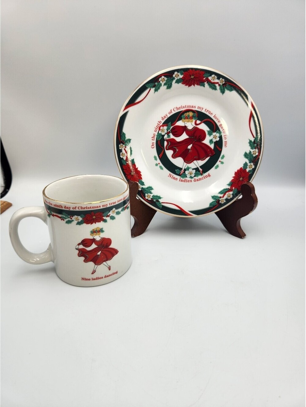 TIENSHAN Deck The Halls "Nine Ladies Dancing" Collector Plate & Mug Set - H2